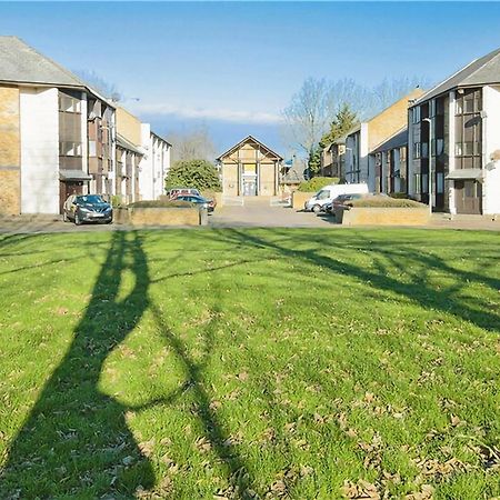 Manor Place Apartment Thamesmead Thamesmead  エクステリア 写真