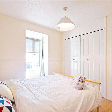 Manor Place Apartment Thamesmead Thamesmead  エクステリア 写真