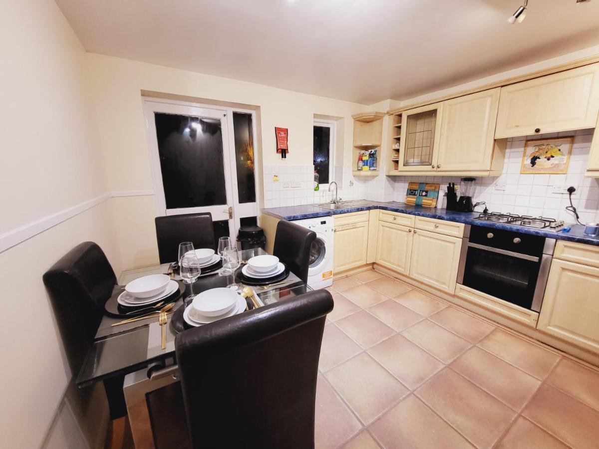 Manor Place Apartment Thamesmead Thamesmead  エクステリア 写真