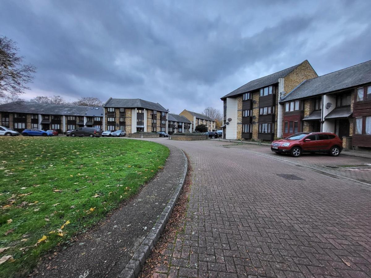 Manor Place Apartment Thamesmead Thamesmead  エクステリア 写真